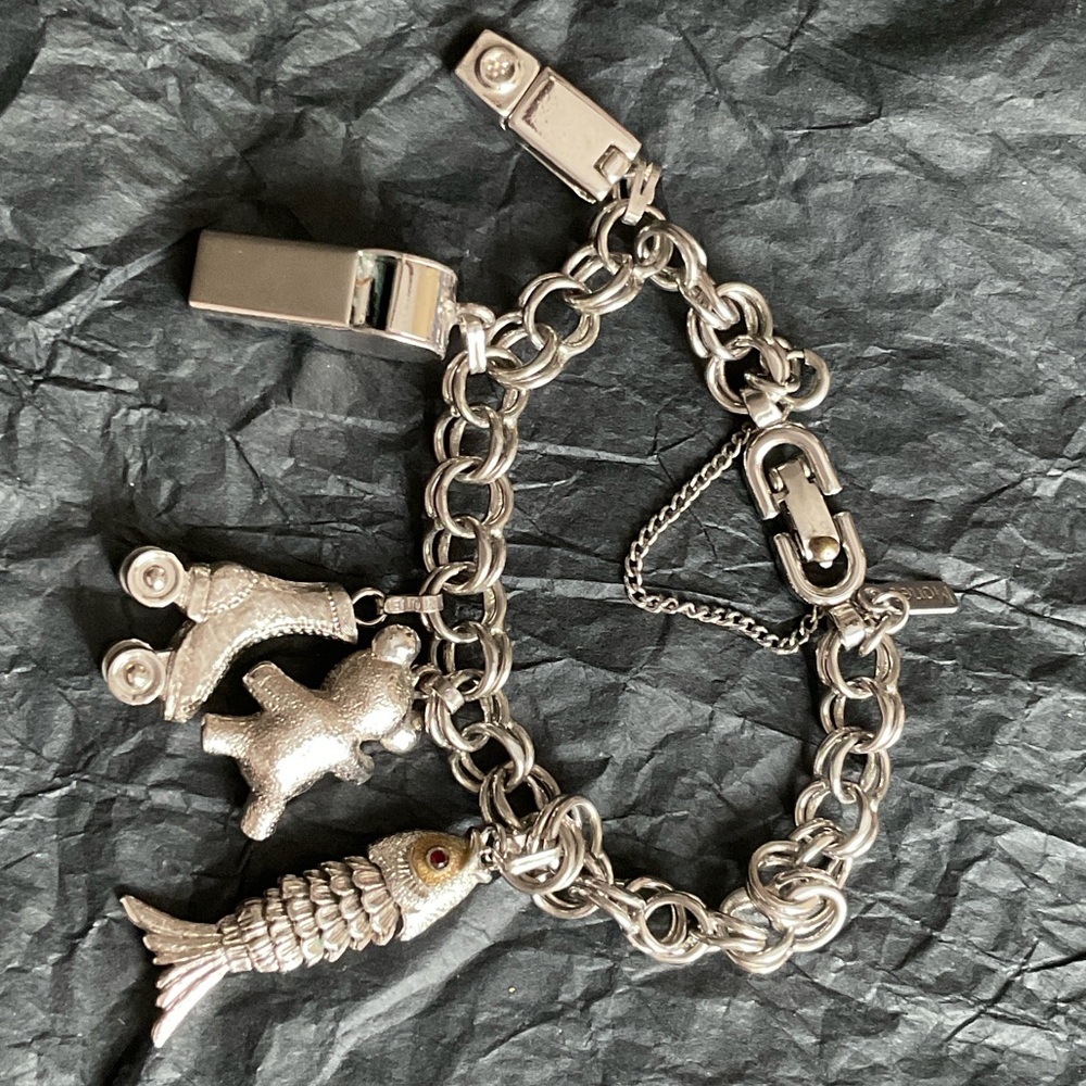 VINTAGE MONET Silver TONE  Charm Bracelet 7 INCHES WITH 5 CHARMS